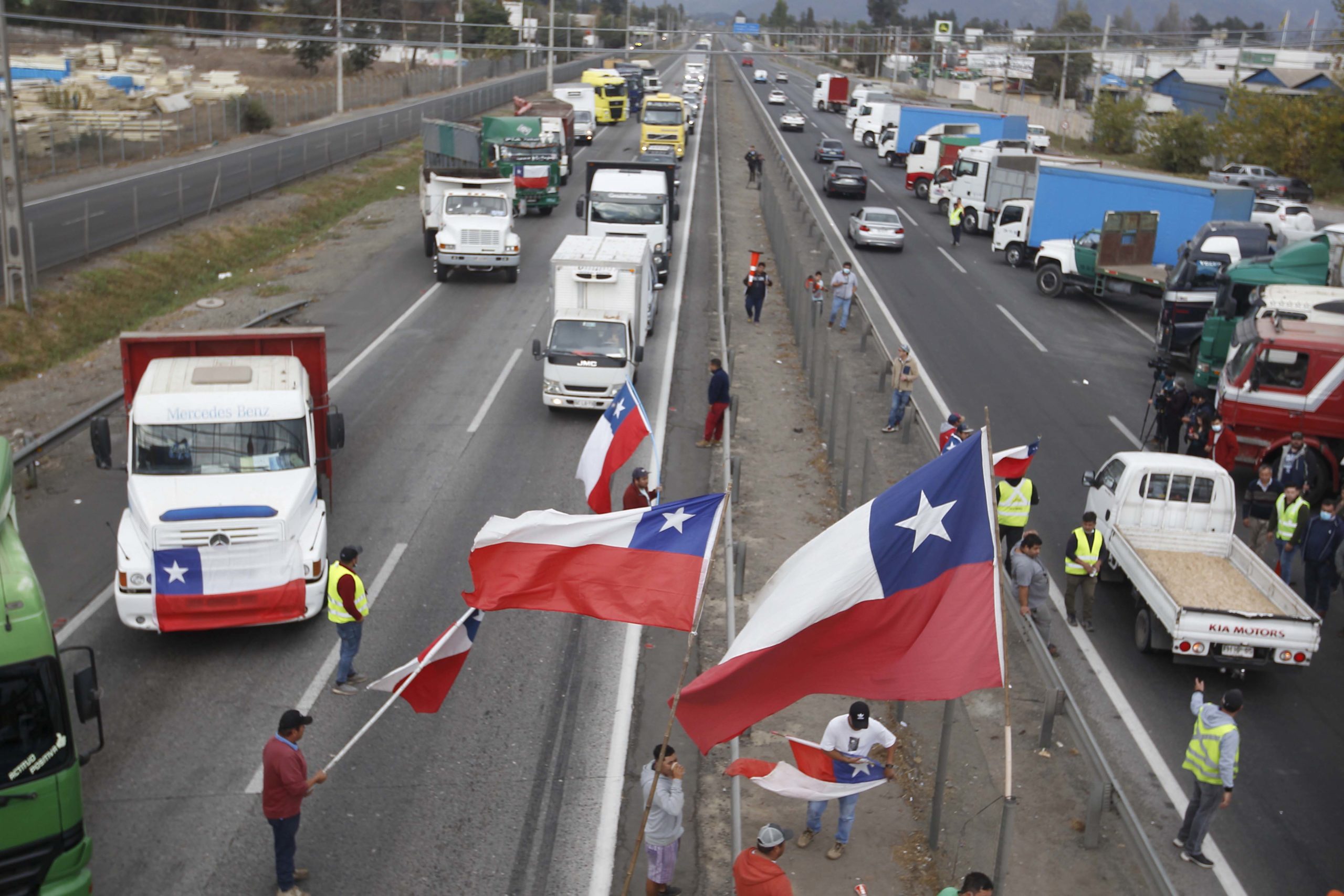 Gobierno Da Ultimátum A Los Camioneros Y Fija Las 16 Horas Para Que ...