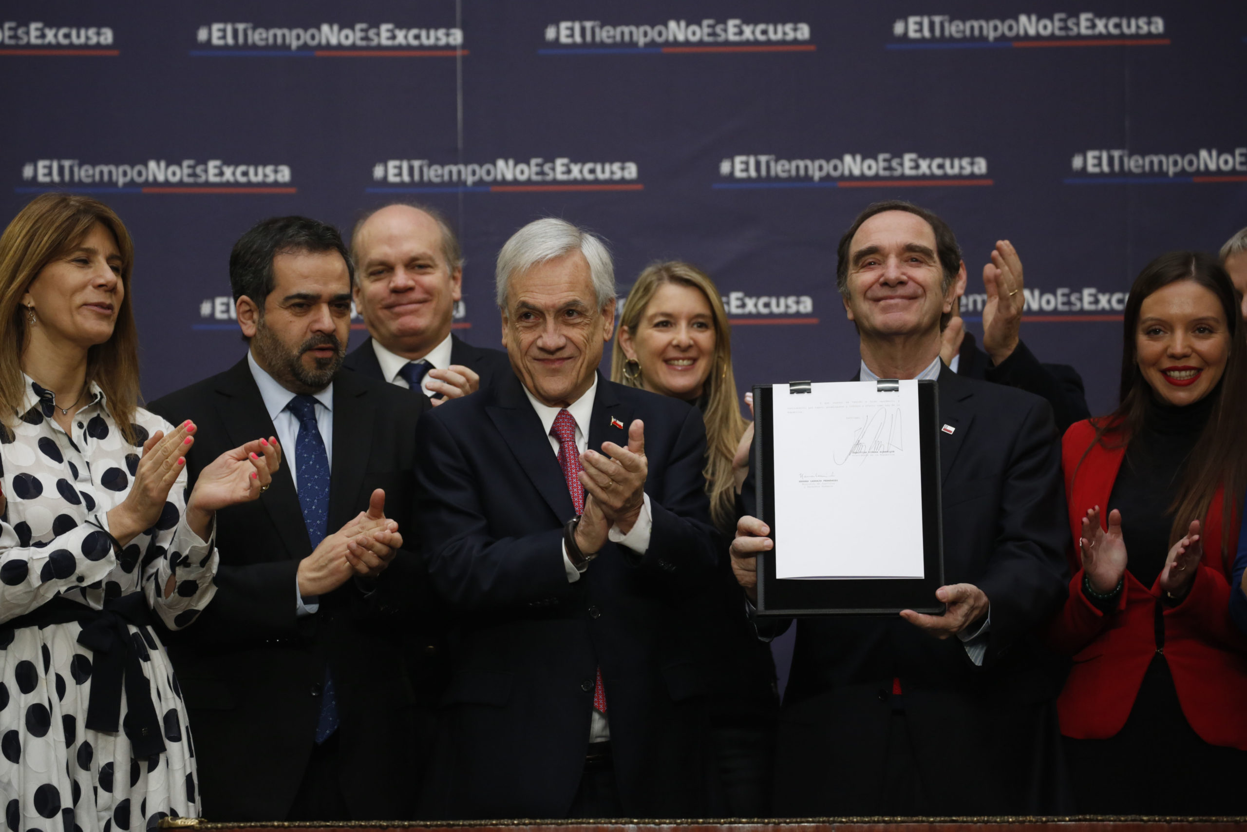 Piñera Promulga Ley De Imprescriptibilidad: “El Tiempo Ya No Será ...