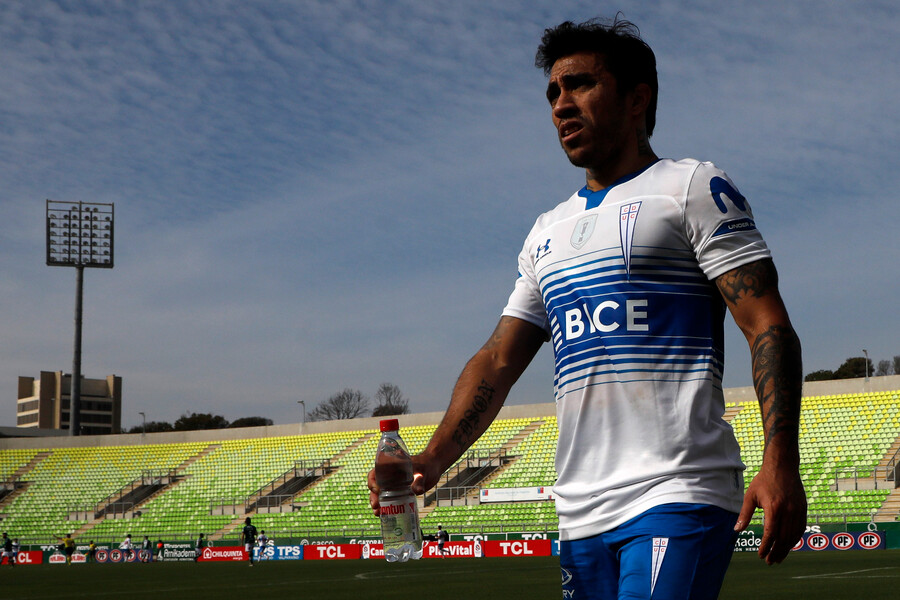 Sorpresa en la UC: Edson Puch parte a Iquique y jugará en la Primera B